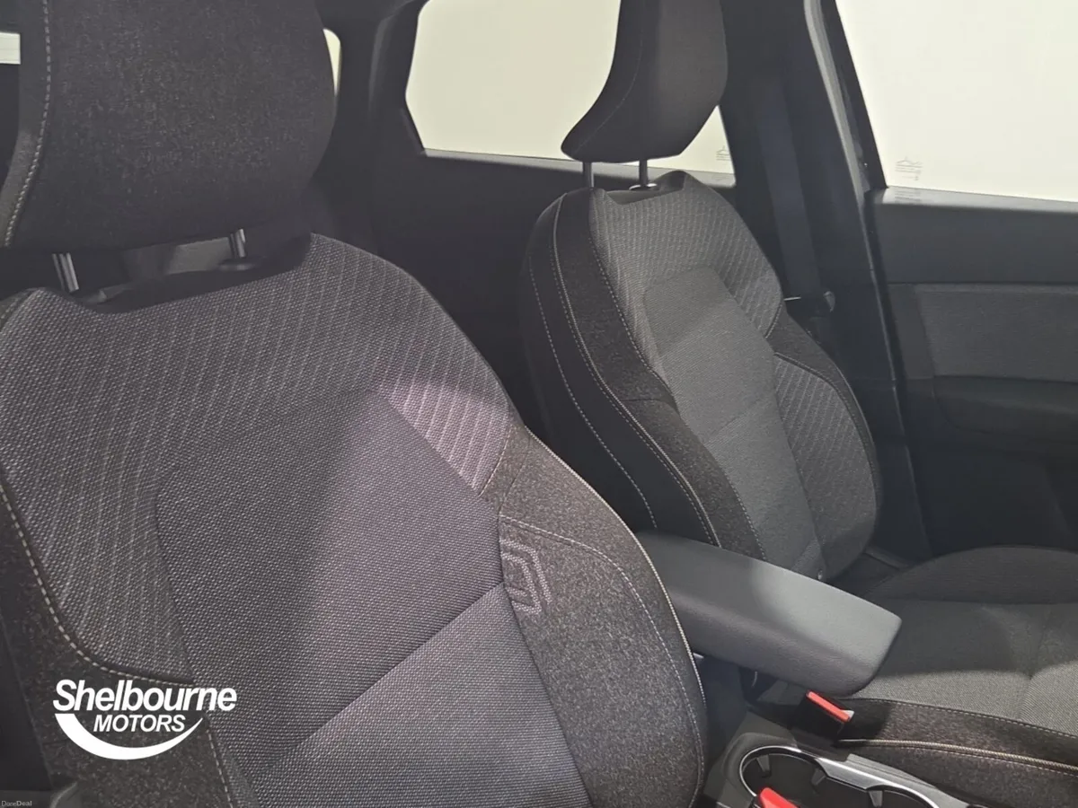 Renault Captur Hatchback Techno - Image 6