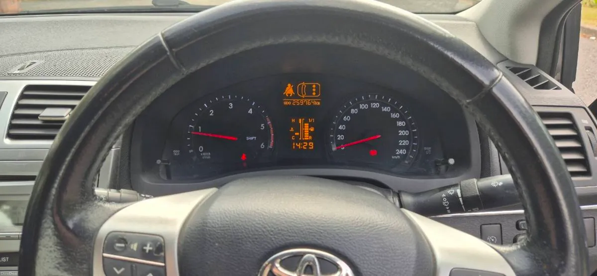 Toyota avensis - Image 6