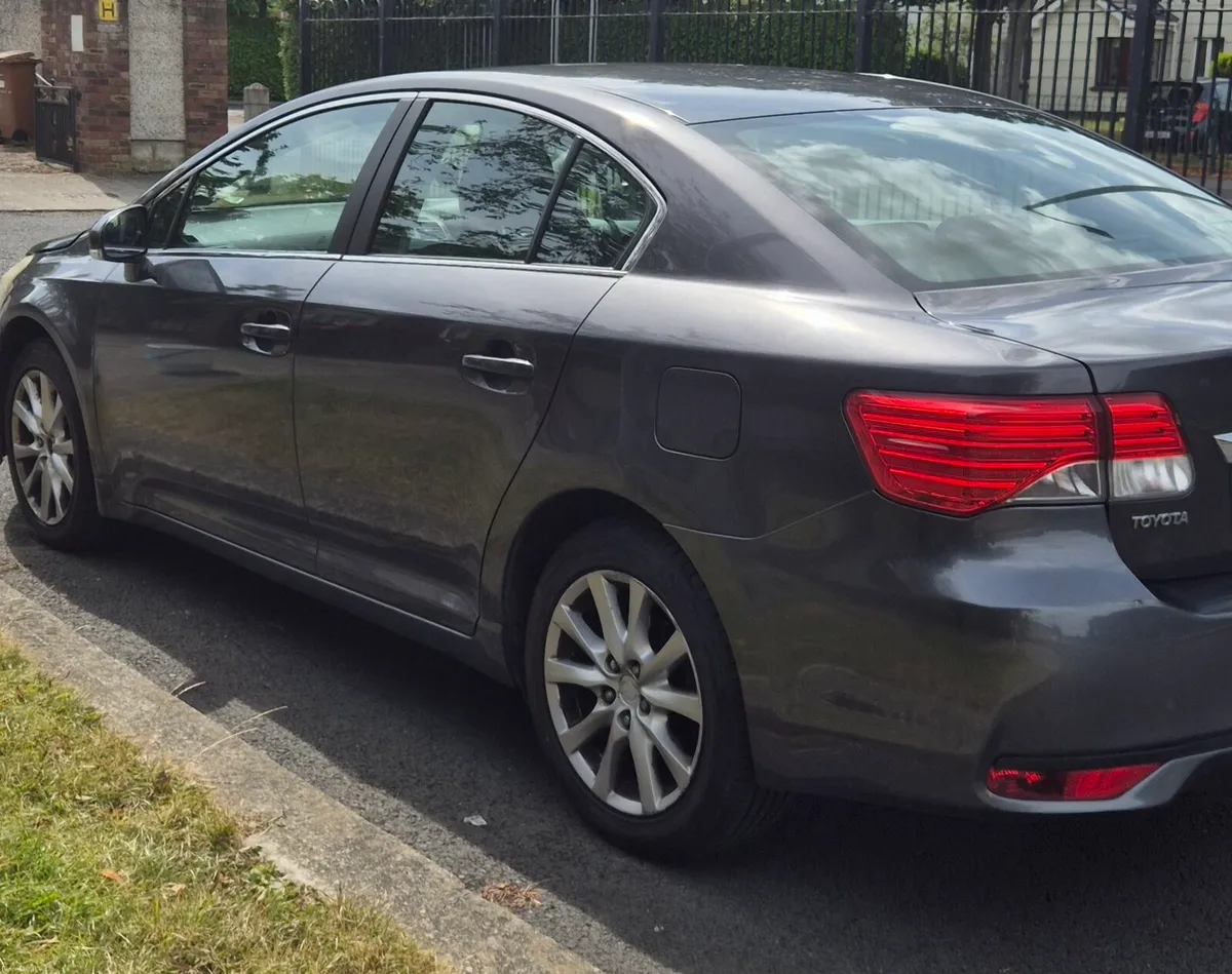 Toyota avensis - Image 2