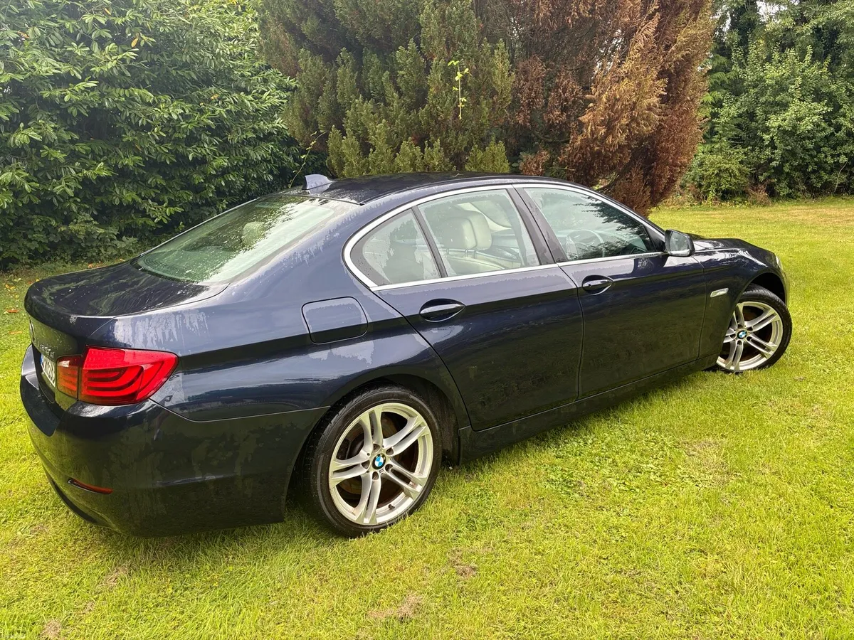 BMW 5 Series - Image 2