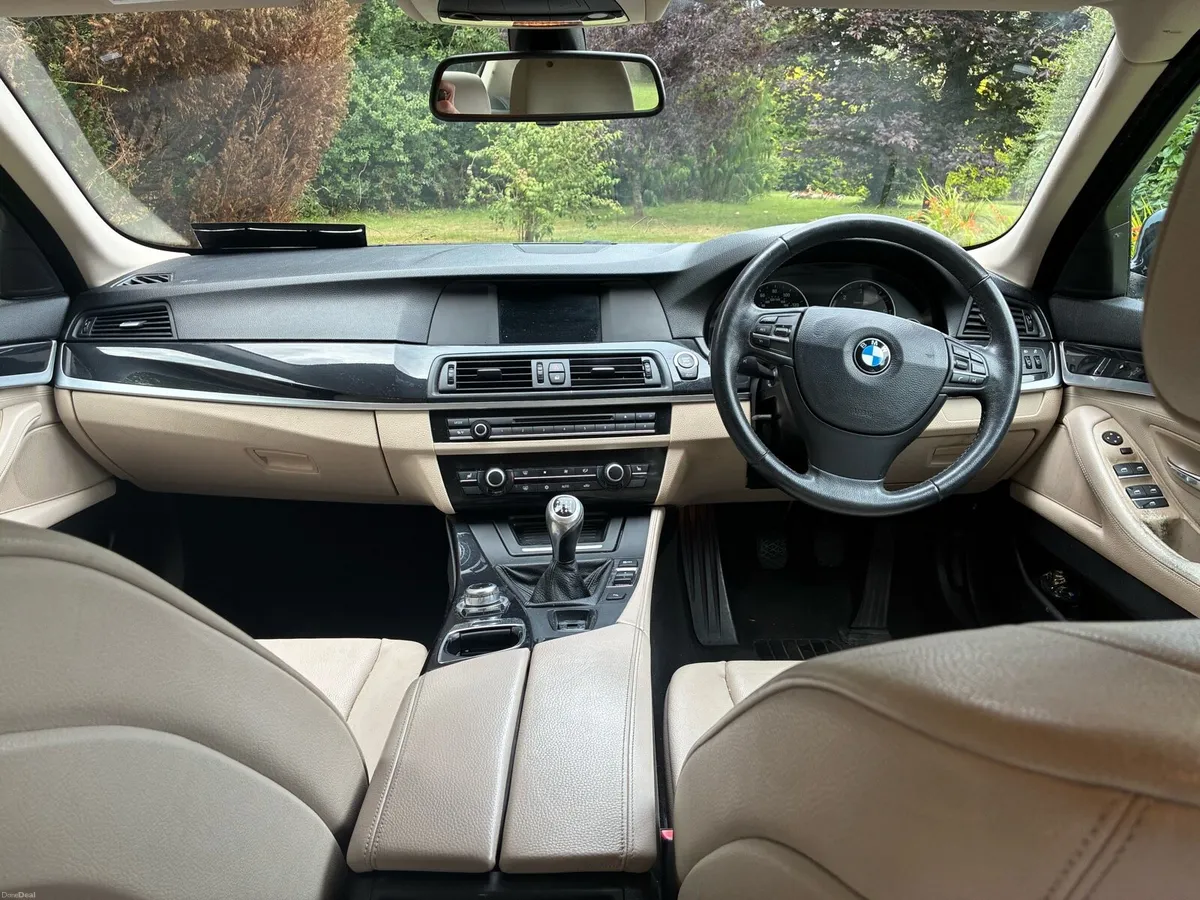 BMW 5 Series - Image 5