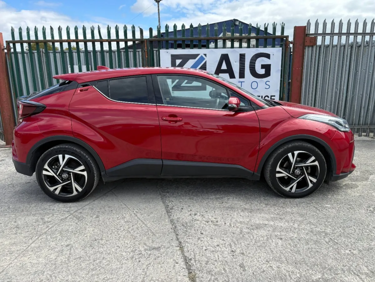 Toyota C-HR 1.8 DESIGN HEV CVT PETROL HYBRID AUTO - Image 6