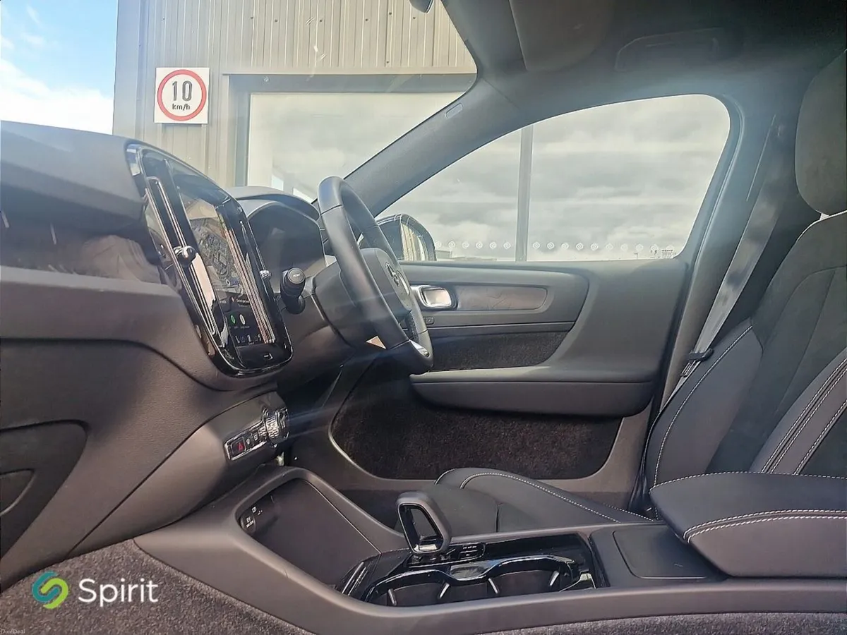 Volvo XC40 Fully Electric,  Plus - Image 3