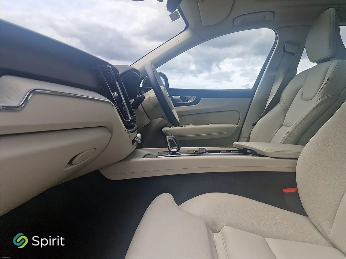 Volvo XC60 T6 Plus Plug In Hybrid - Image 3