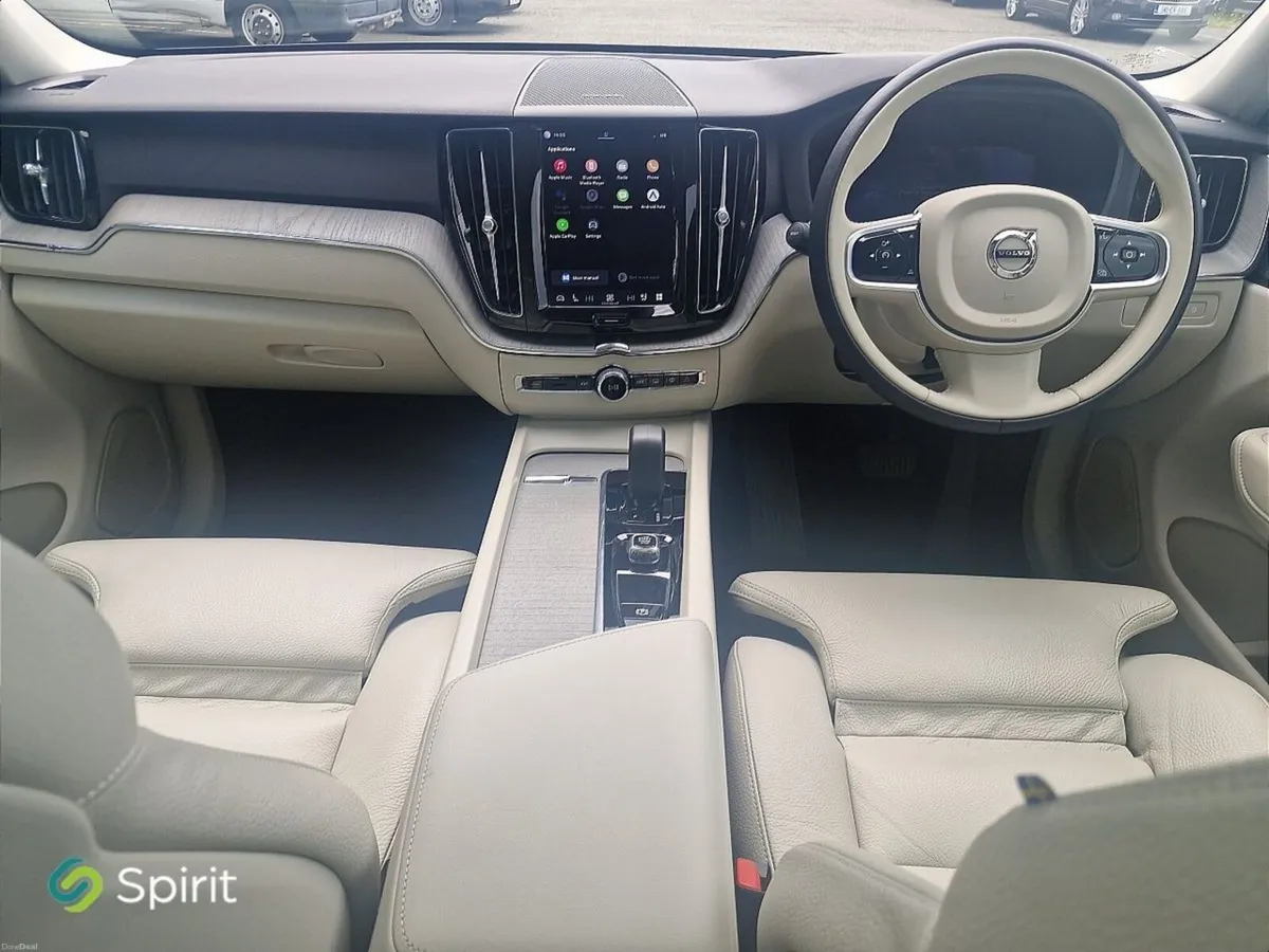 Volvo XC60 T6 Plus Plug In Hybrid - Image 4
