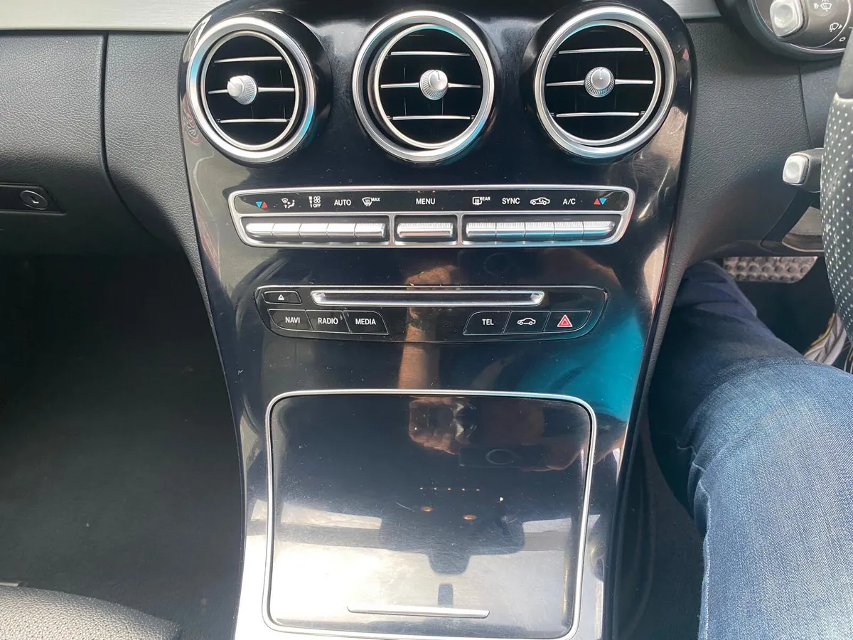 Mercedes-Benz C-Class 2017 - Image 6