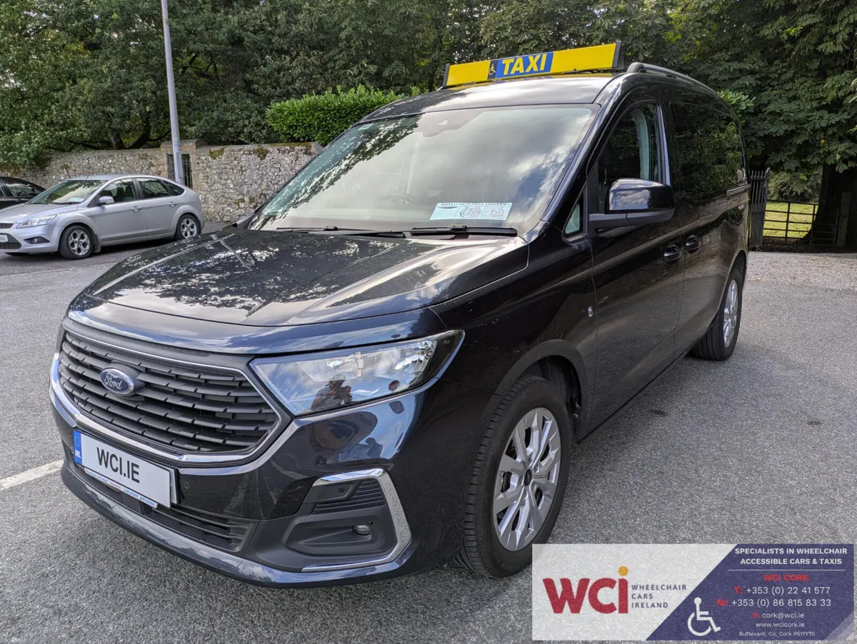 Taxi Wheelchair Accessible - Ford Tourneo Connect - Image 4