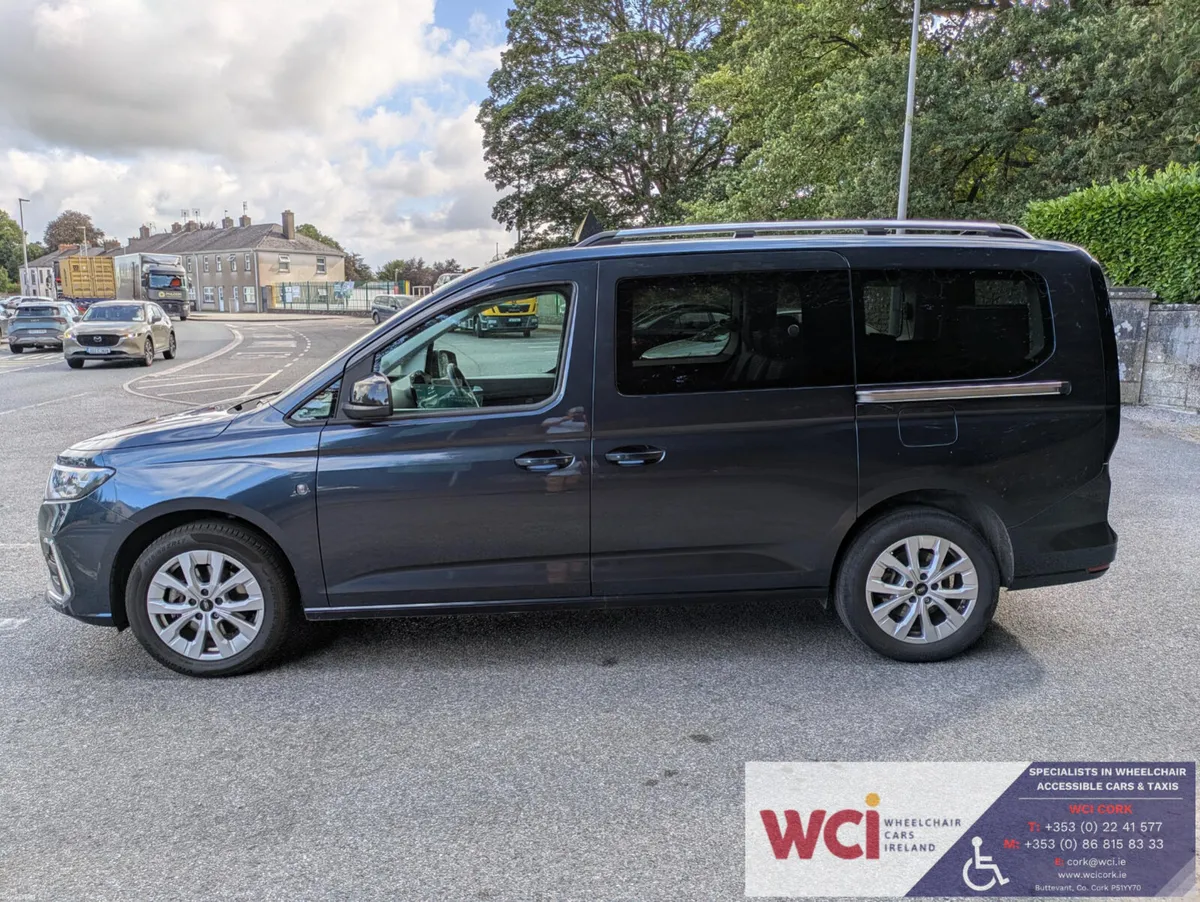 Taxi Wheelchair Accessible - Ford Tourneo Connect - Image 5