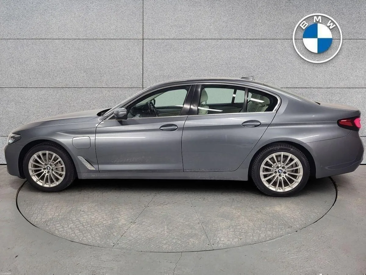BMW 5-Series 530e SE Saloon - Image 3