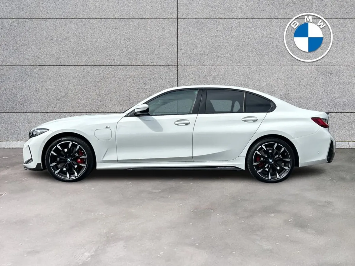 BMW 3-Series 330e M Sport Saloon - Image 3