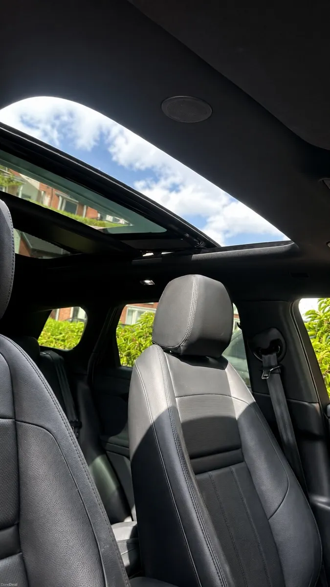 Land Rover Range Rover 2024 - Image 2