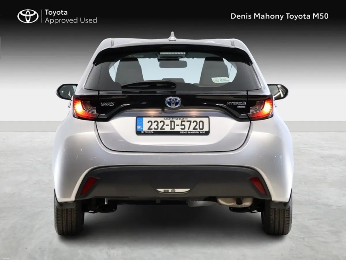 Toyota Yaris Luna Hybrid - Image 4