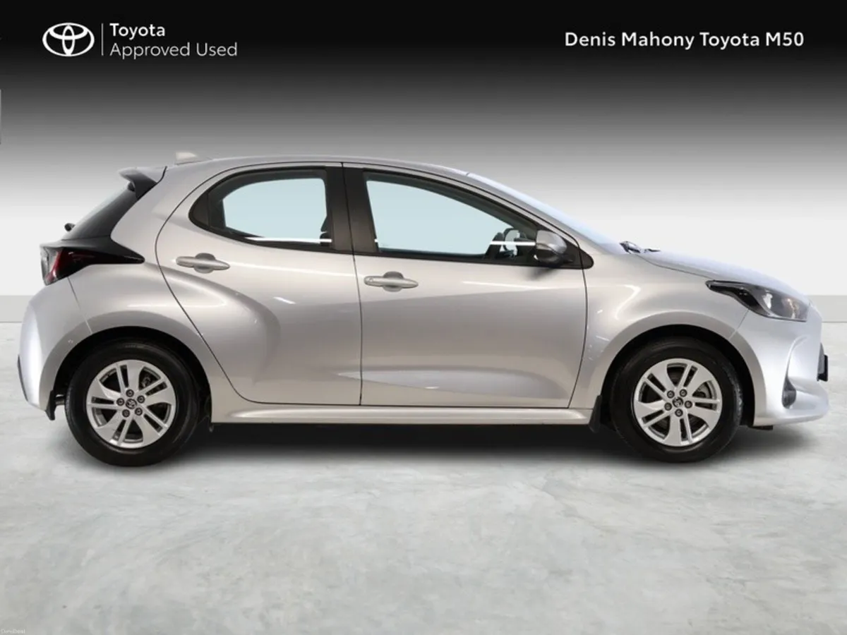 Toyota Yaris Luna Hybrid - Image 3