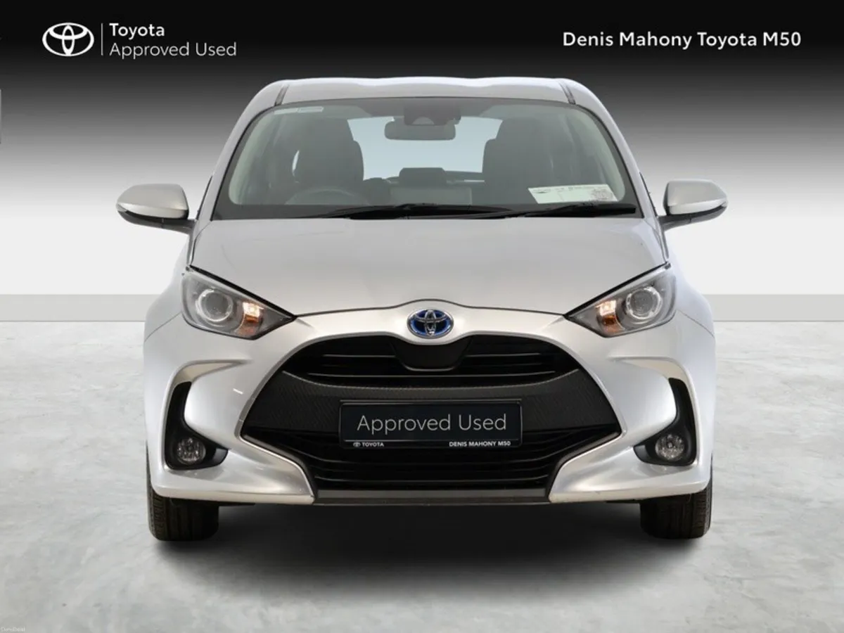 Toyota Yaris Luna Hybrid - Image 5