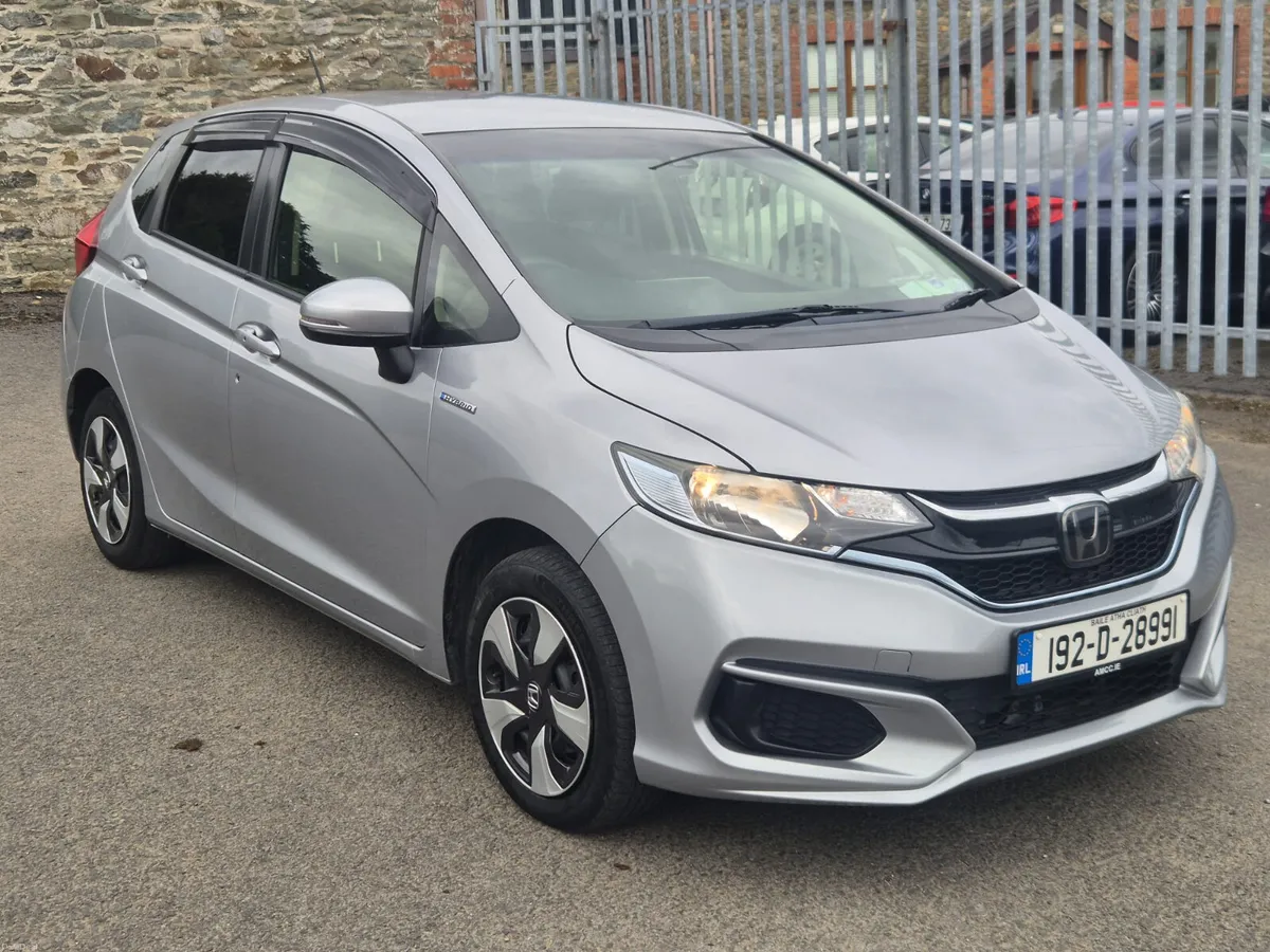 HONDA FIT 1.5 HYBRID AUTOMATIC €8,990 - Image 1