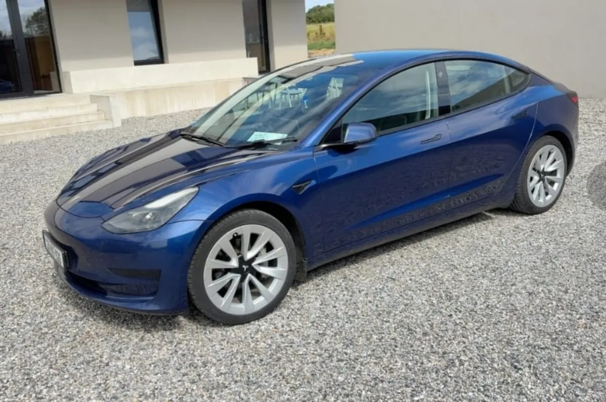 Tesla Model 3 2021 - Image 4