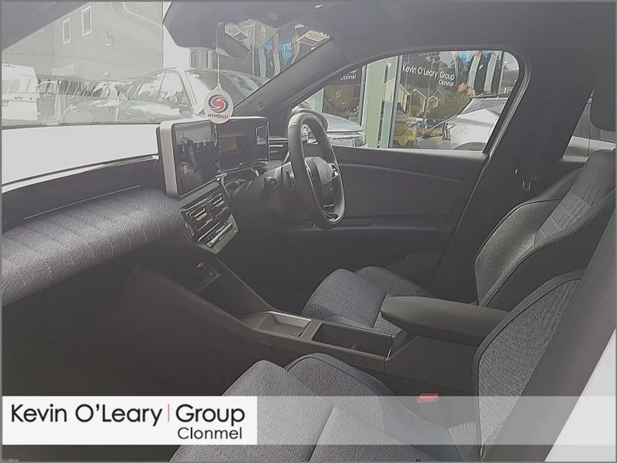 Renault 4 techno 52kWh 150hp - Image 4