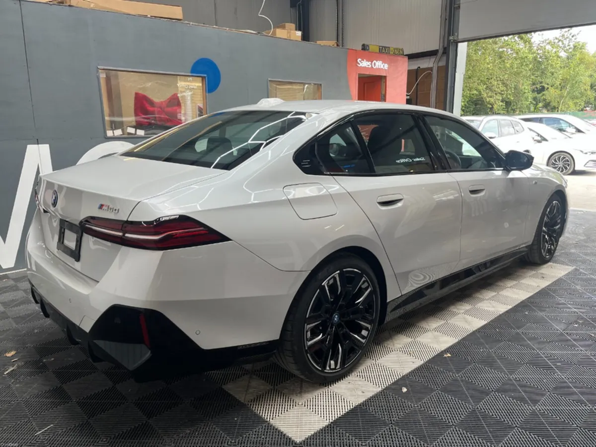 BMW i5 2024 BMW I5 4WD M60 XDRIVE AUTOMATIC / CRUI - Image 3