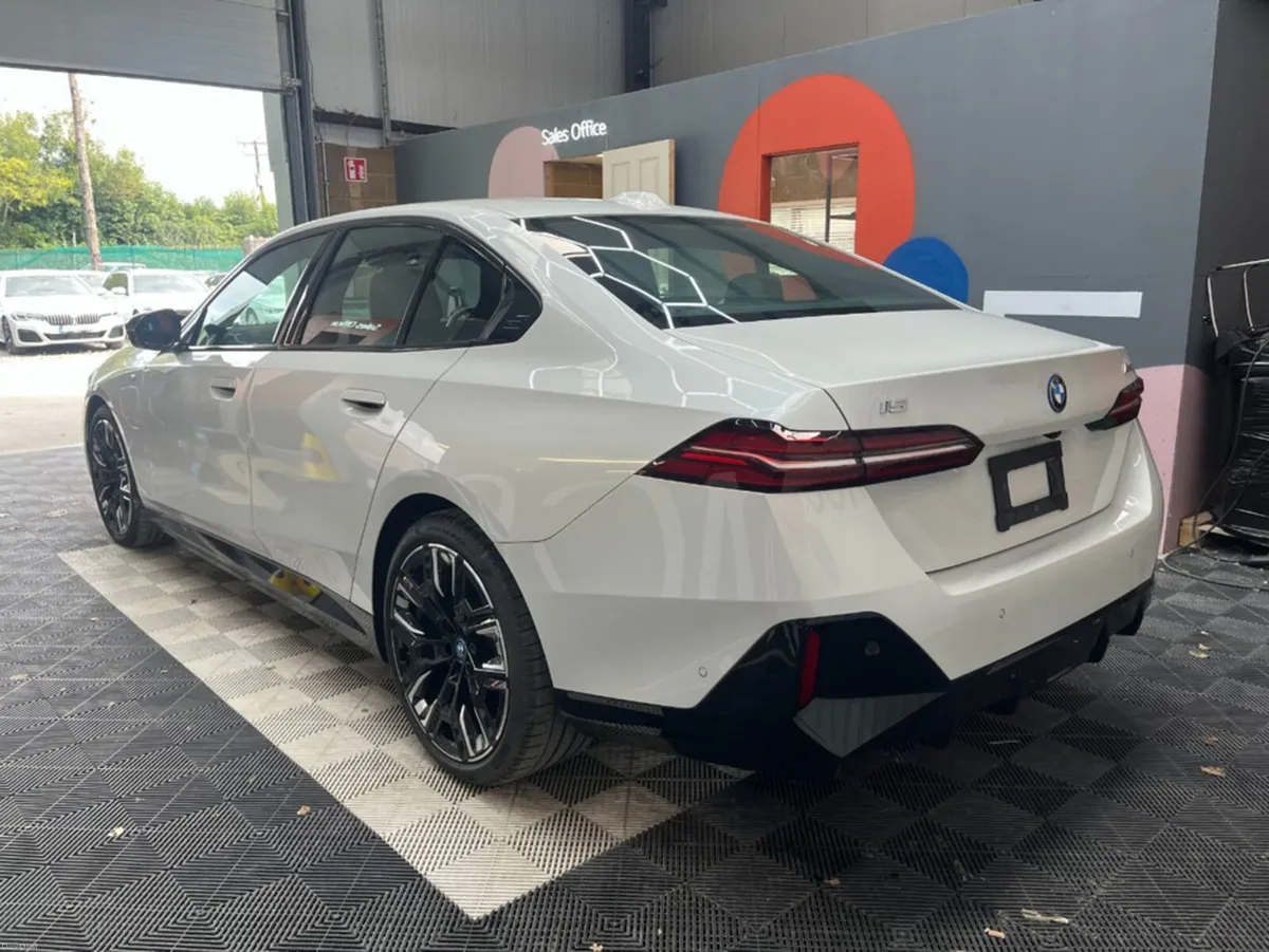 BMW i5 2024 BMW I5 4WD M60 XDRIVE AUTOMATIC / CRUI - Image 5
