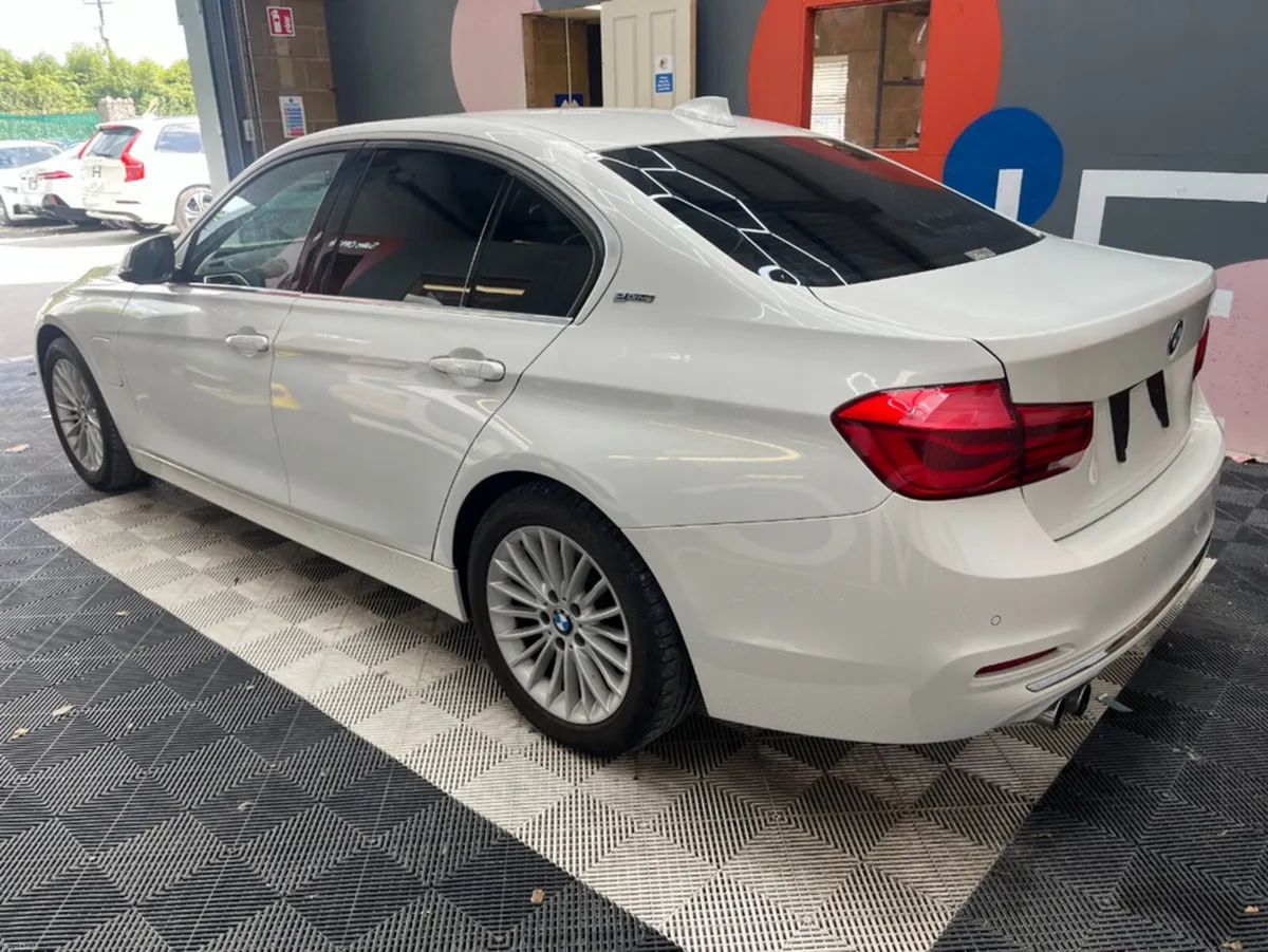 BMW 3-Series 2017 BMW 3 4D 330E LUXURY IPERFORMANC - Image 5