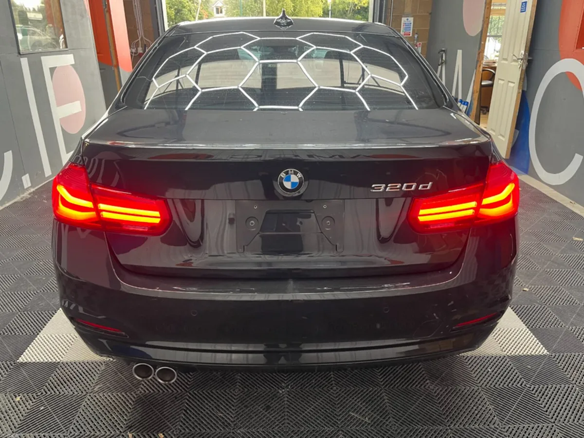 BMW 3-Series 2017 BMW 320D 1.9AUTOMATIC / ELECTRIC - Image 3