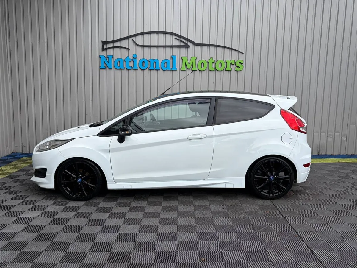2015 Ford Fiesta Zetec-S 1.0 PETROL - Image 6