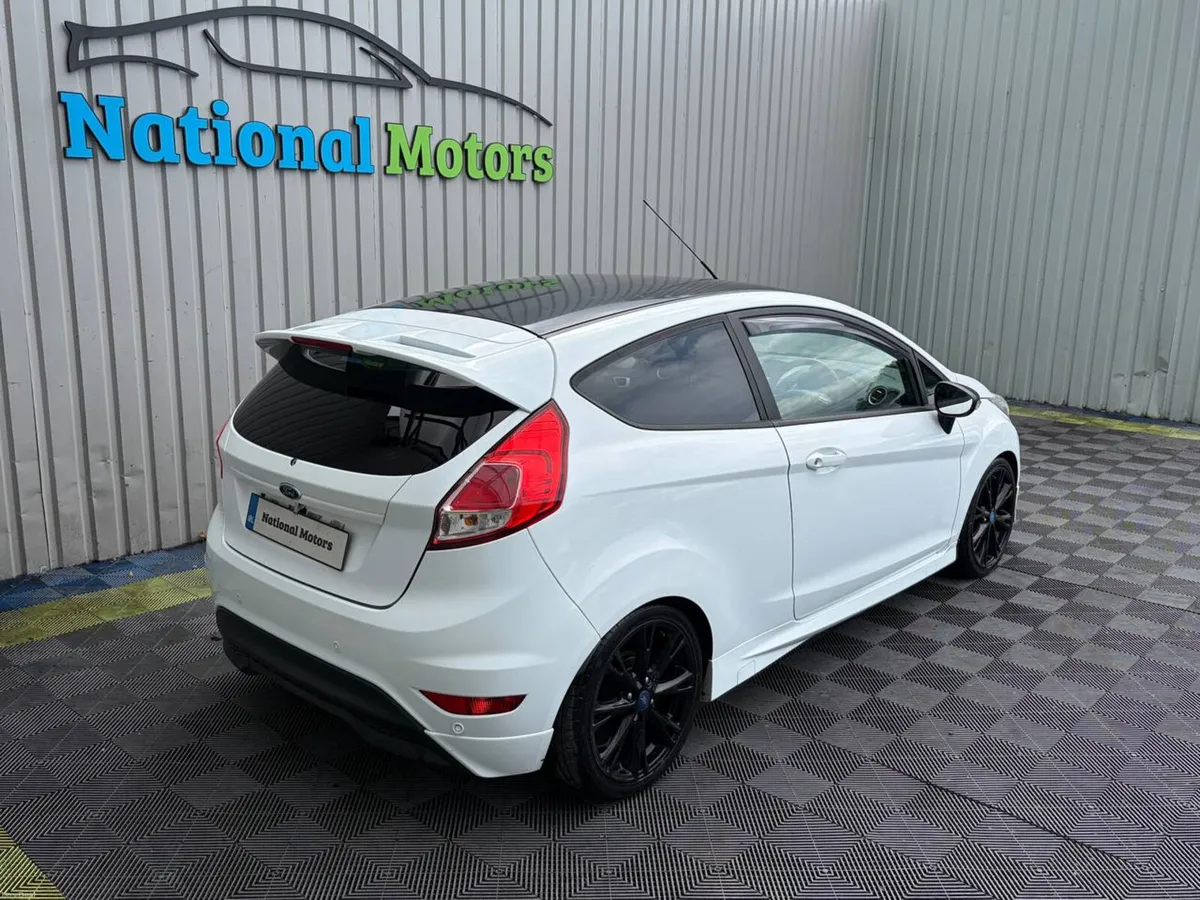 2015 Ford Fiesta Zetec-S 1.0 PETROL - Image 3