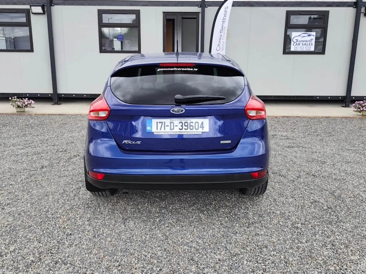 Ford Focus ZETEC 1.0 ECOBOOST 100PS 4DR - Image 3