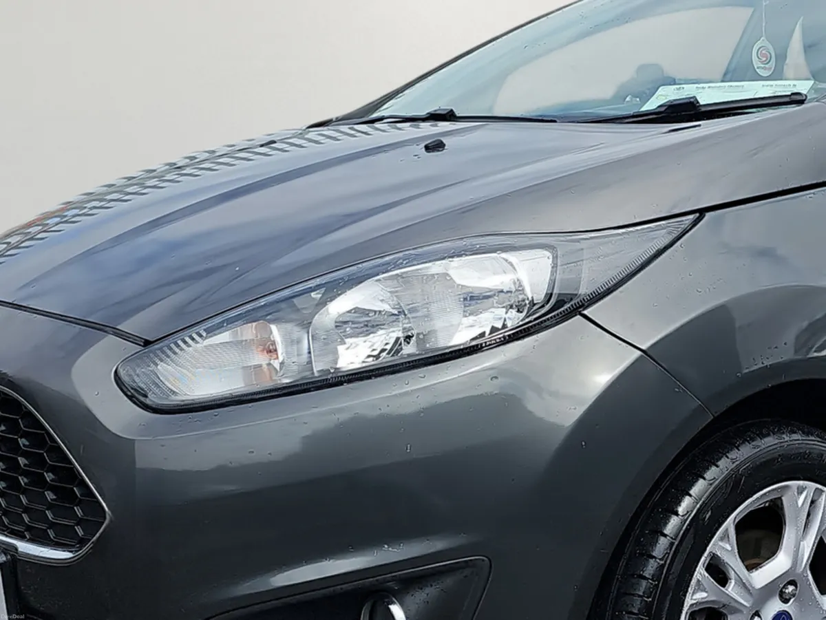 Ford Fiesta ZETEC 1.25 60PS M5 5DR MCA 4DR - Image 2