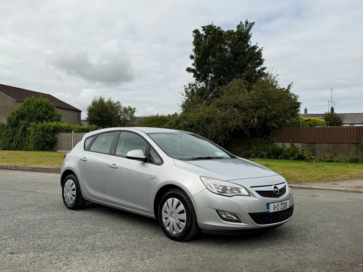 2011 Opel Astra 1.2 Diesel NCT 24/05/27 TAX 9/26 - Image 4