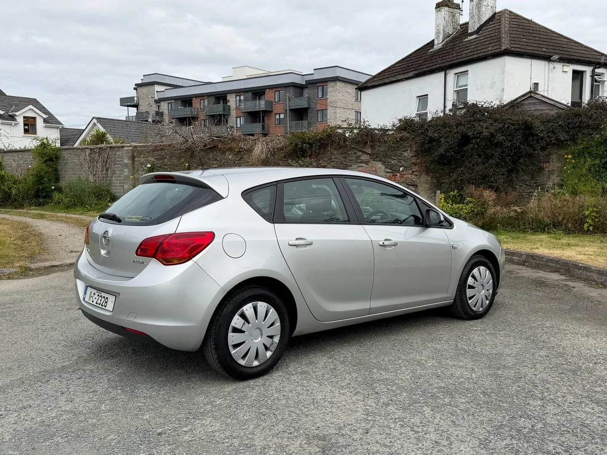 2011 Opel Astra 1.2 Diesel NCT 24/05/27 TAX 9/26 - Image 3