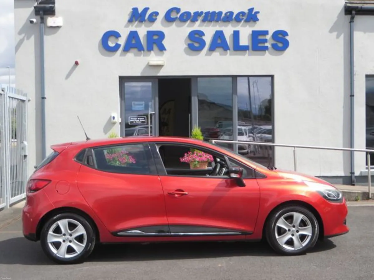 Renault Clio IV Dynamique NAV 1.2 Petrol 4DR - Image 2