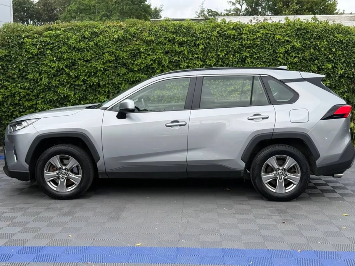 Toyota RAV4 LUNA 2.5 HYBRID // FULL SERVICE HISTOR - Image 3