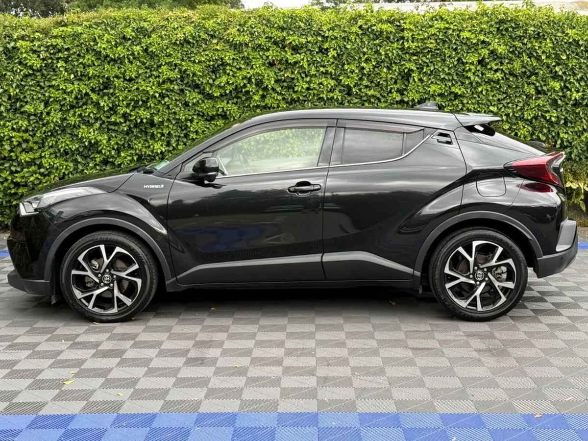 Toyota C-HR G-LED 1.8 HYBRID AUTO // NEW 2 YEAR NC - Image 3