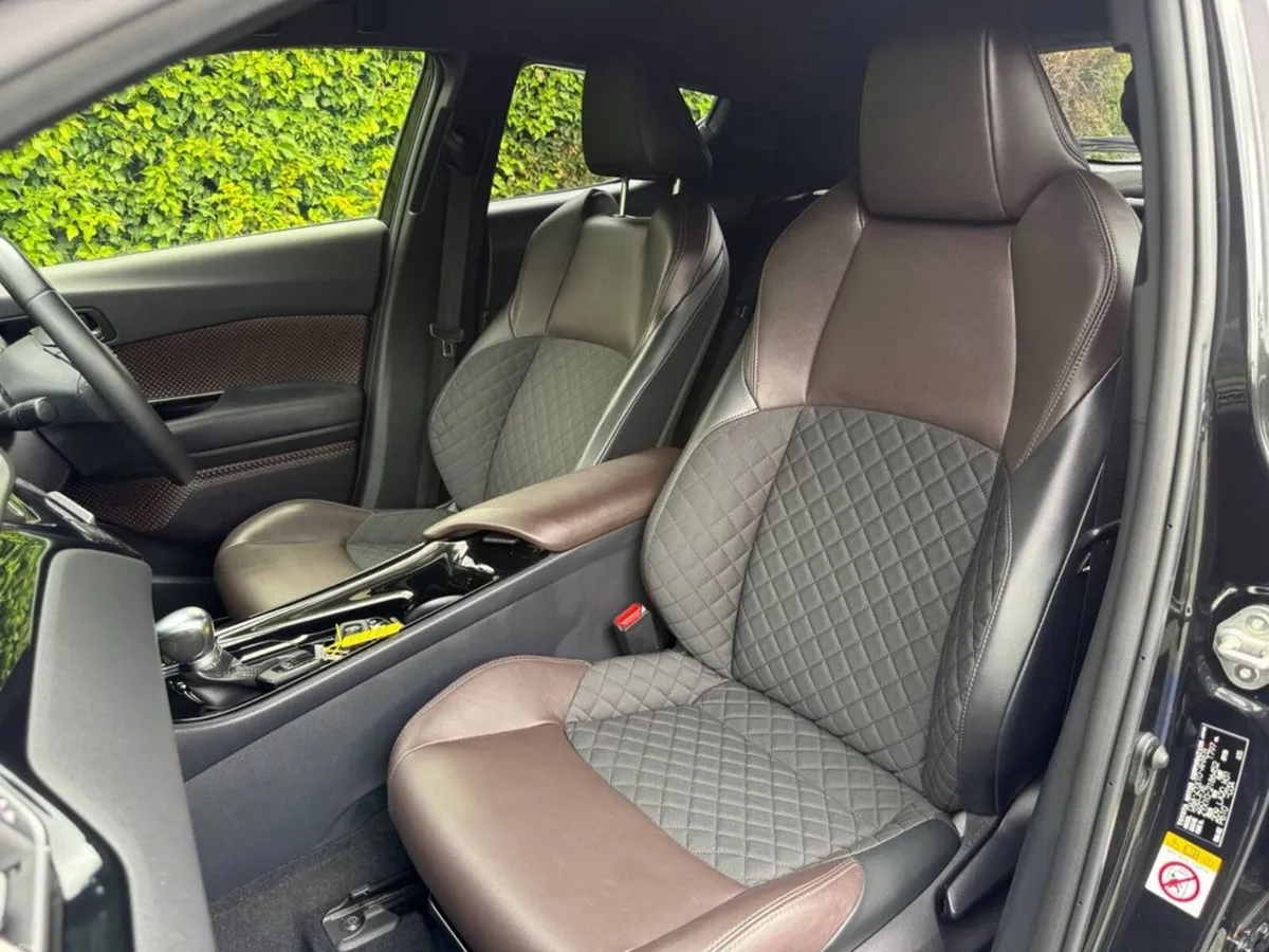 Toyota C-HR G-LED 1.8 HYBRID AUTO // NEW 2 YEAR NC - Image 6