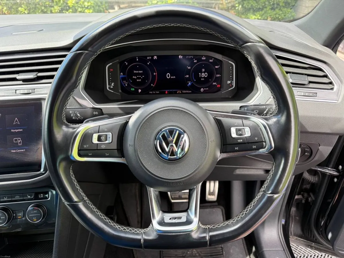 Volkswagen Tiguan R-LINE 4MOTION 2.0 TDI AUTO // H - Image 4