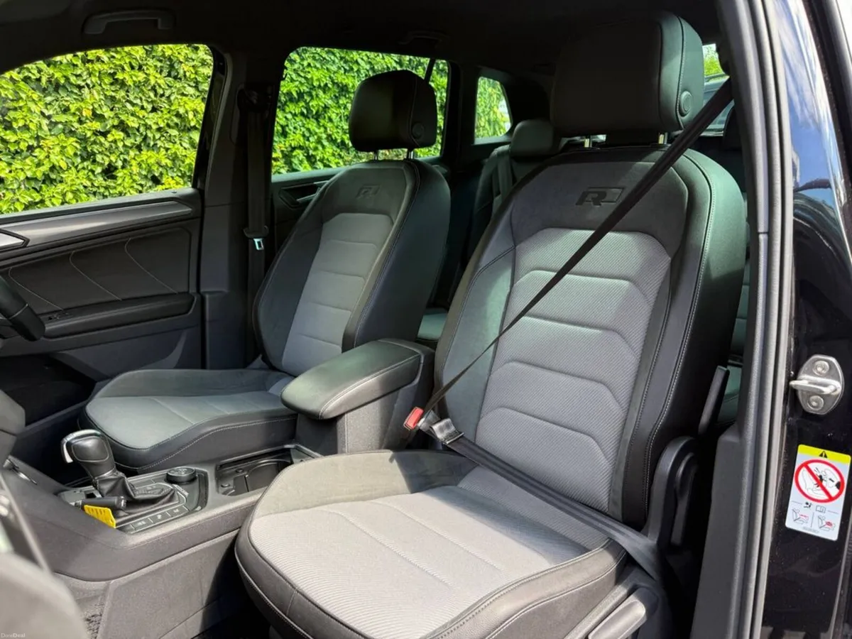 Volkswagen Tiguan R-LINE 4MOTION 2.0 TDI AUTO // H - Image 6