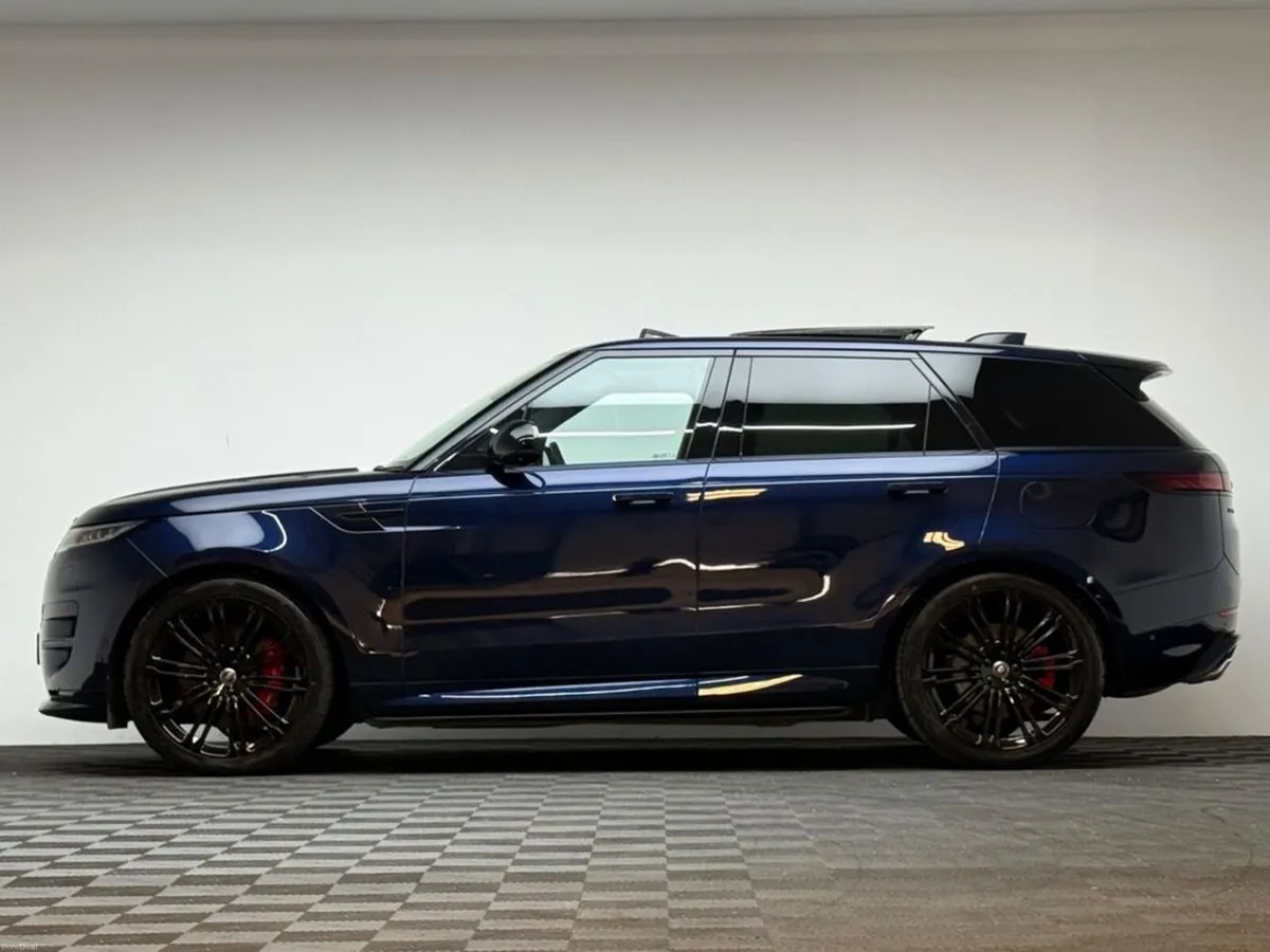 Land Rover Range Rover Sport DYNAMIC SE P440E 5 YR - Image 4