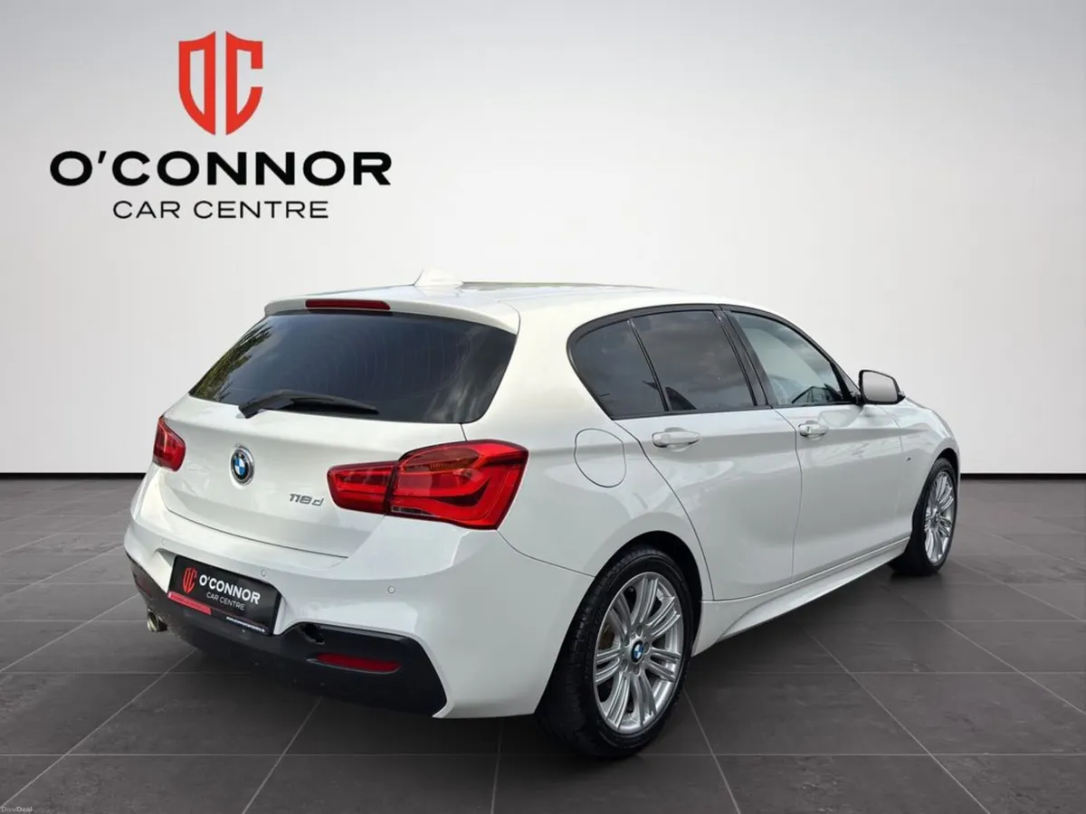 BMW 1-Series Small enough to throw around. classy - Image 6