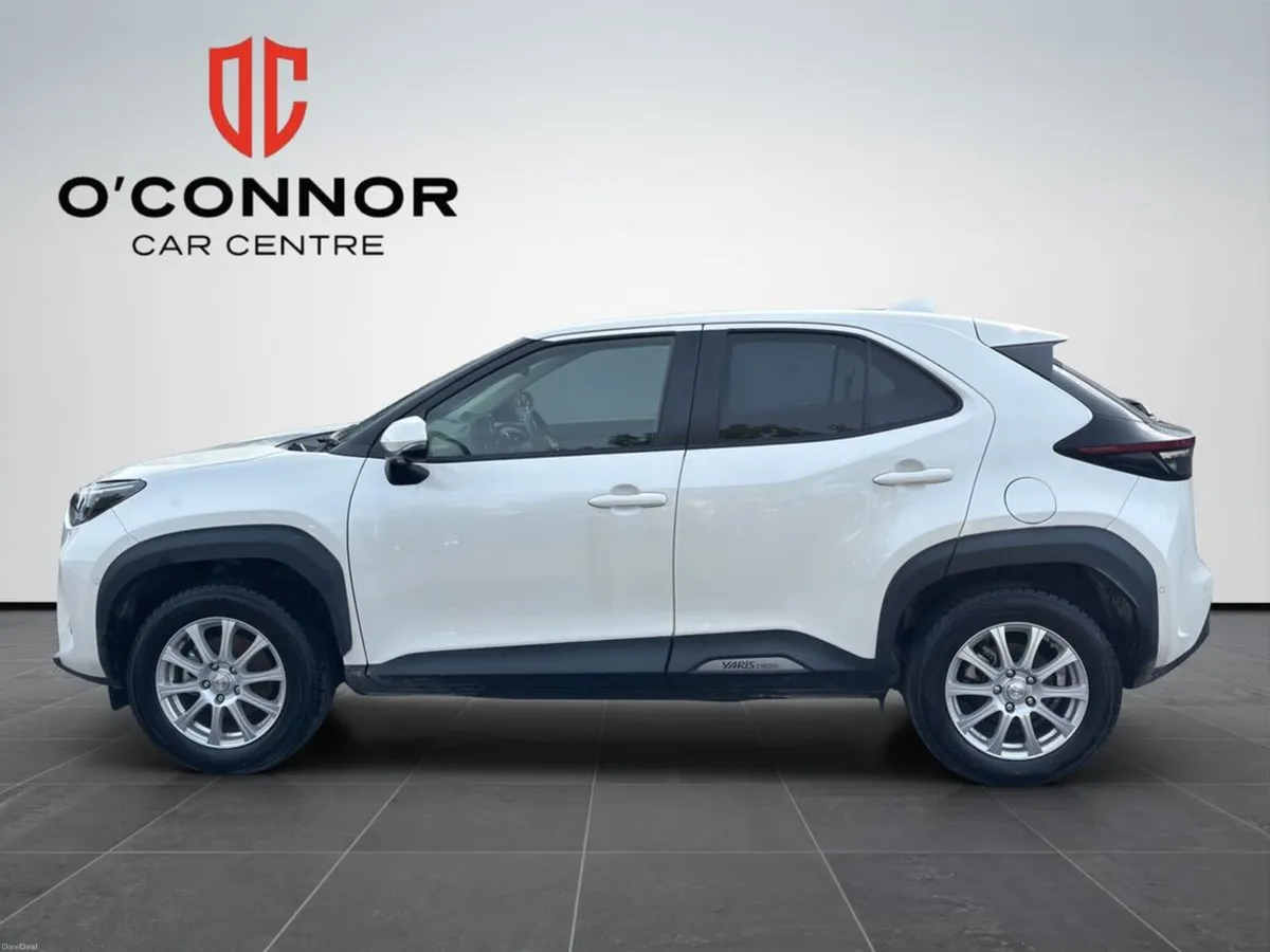 Toyota Yaris Cross SUV comfort, hybrid savings. th - Image 3