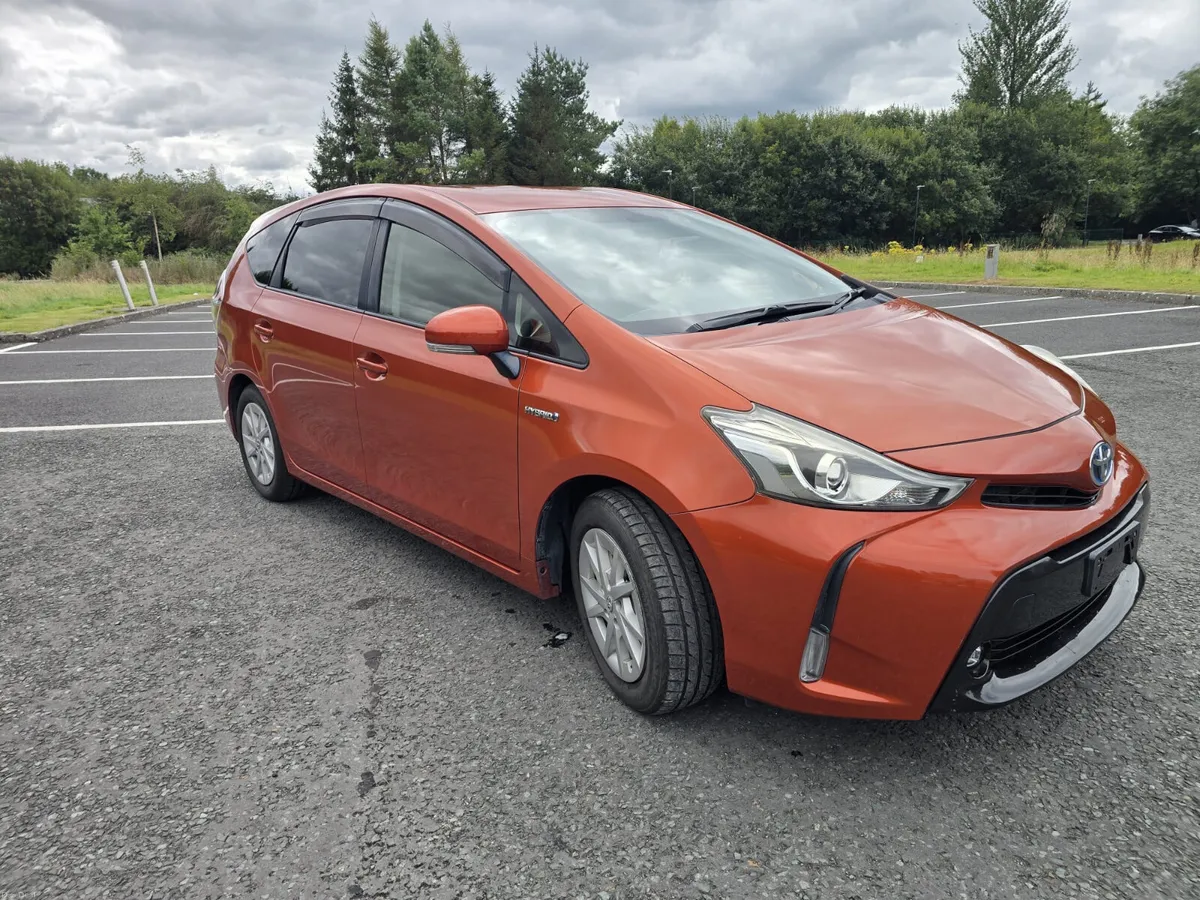 2015 Toyota Prius Alpha 1.8 Hybrid 7-Seater - Image 4
