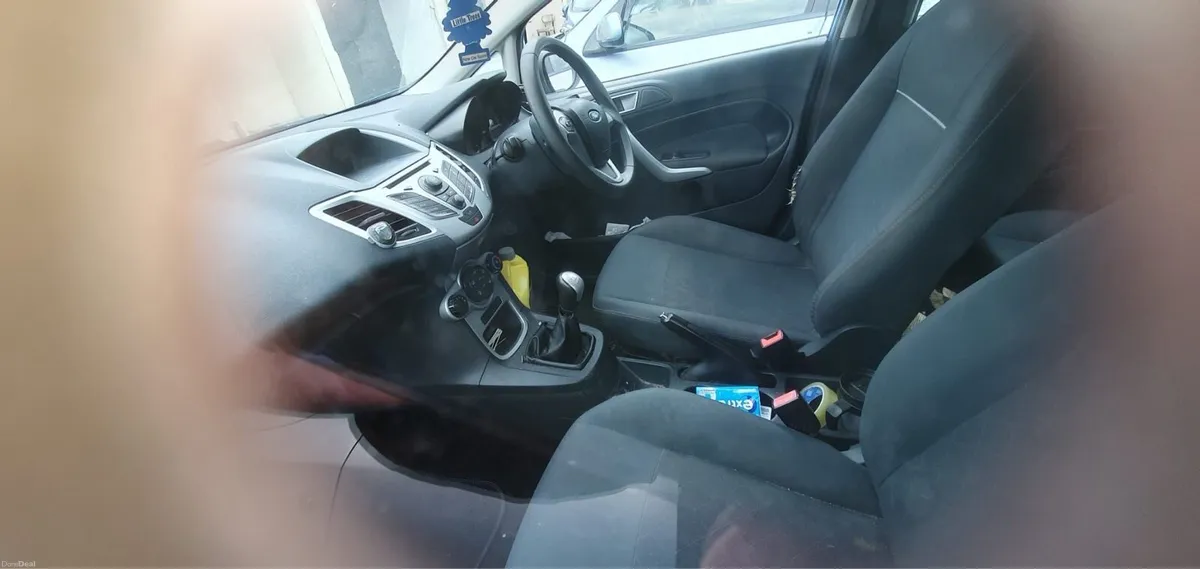 Ford fiesta - Image 6