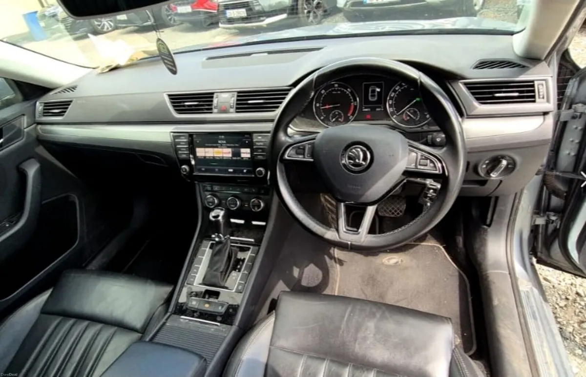 Skoda Superb 2016 - Image 5
