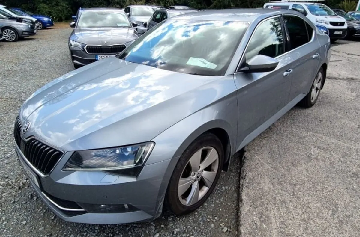 Skoda Superb 2016 - Image 2