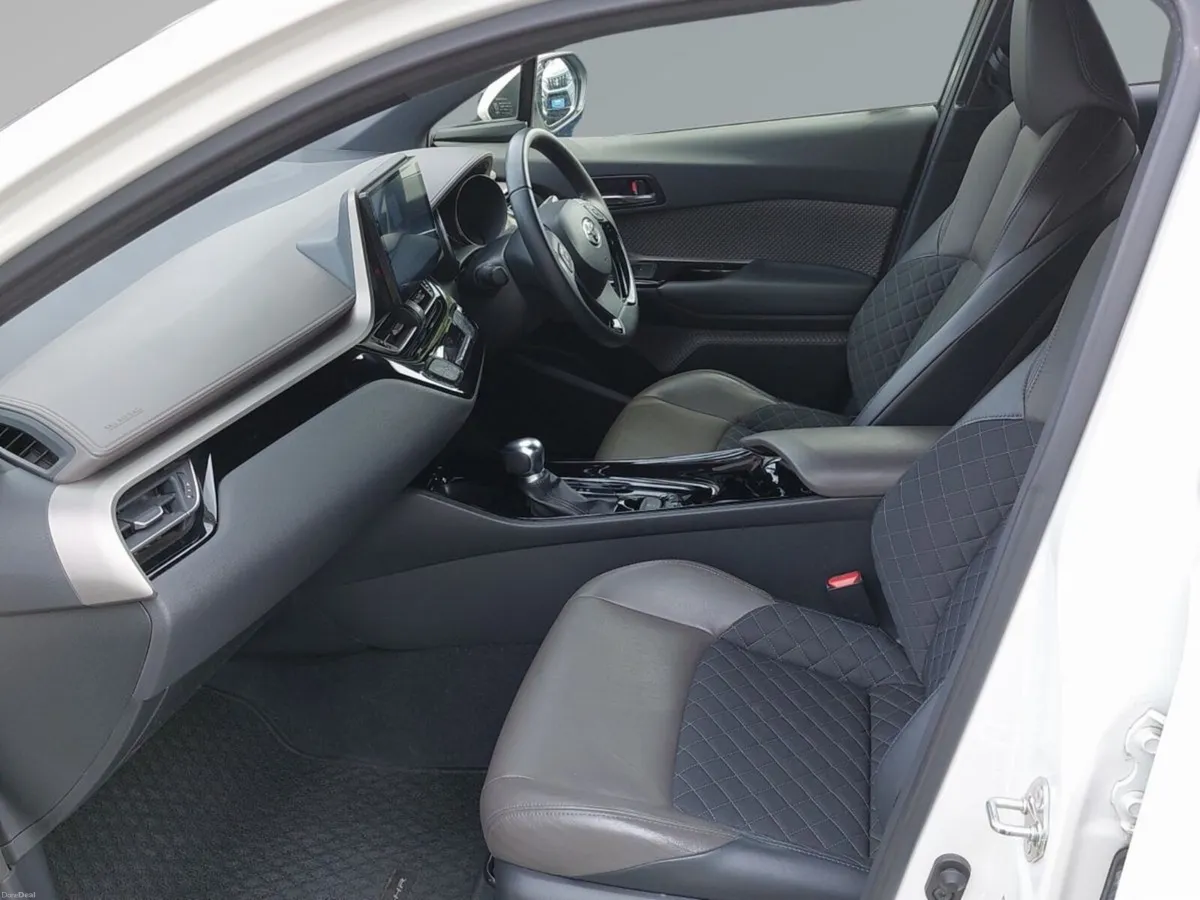 Toyota C-HR 1.8 HYBRID LUNA - Image 4