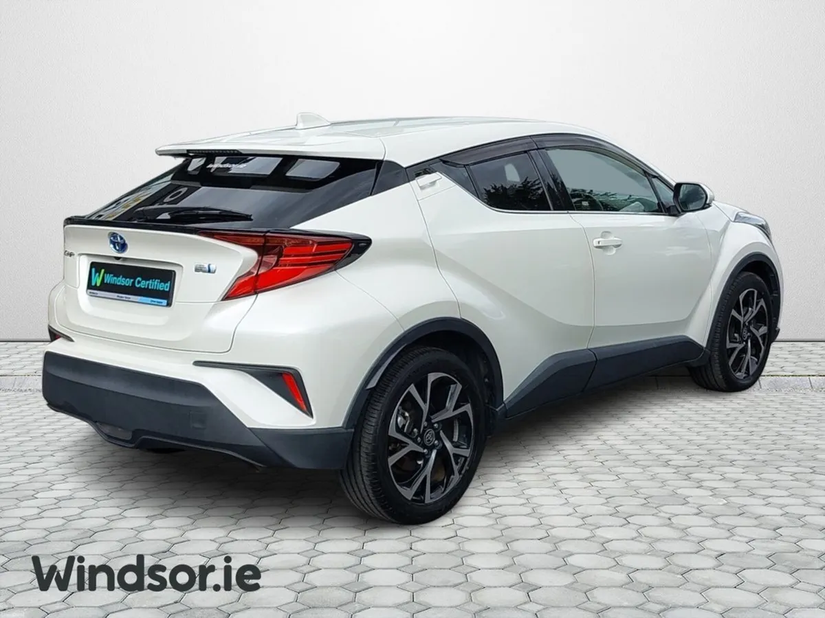 Toyota C-HR 1.8 HYBRID LUNA - Image 2