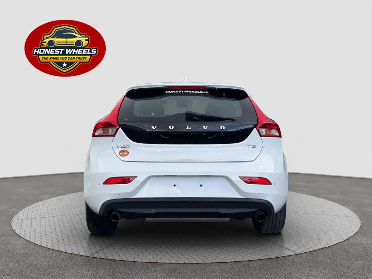 2016 Volvo V40 1.5L Petrol Automatic - Image 6