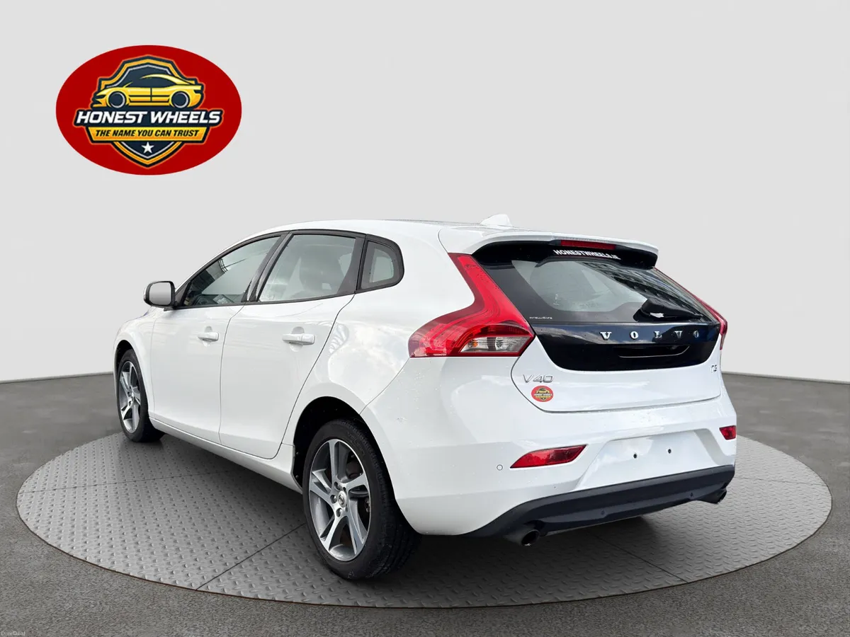 2016 Volvo V40 1.5L Petrol Automatic - Image 5