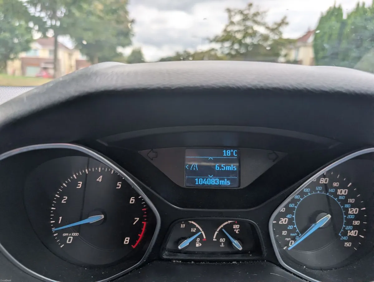 Ford Focus 2012 - Image 2