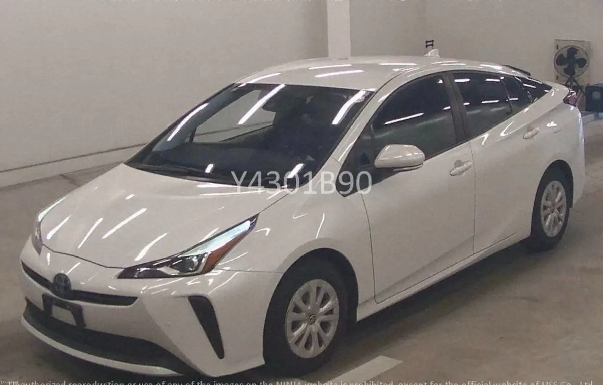 2022 Toyota Prius - Image 2